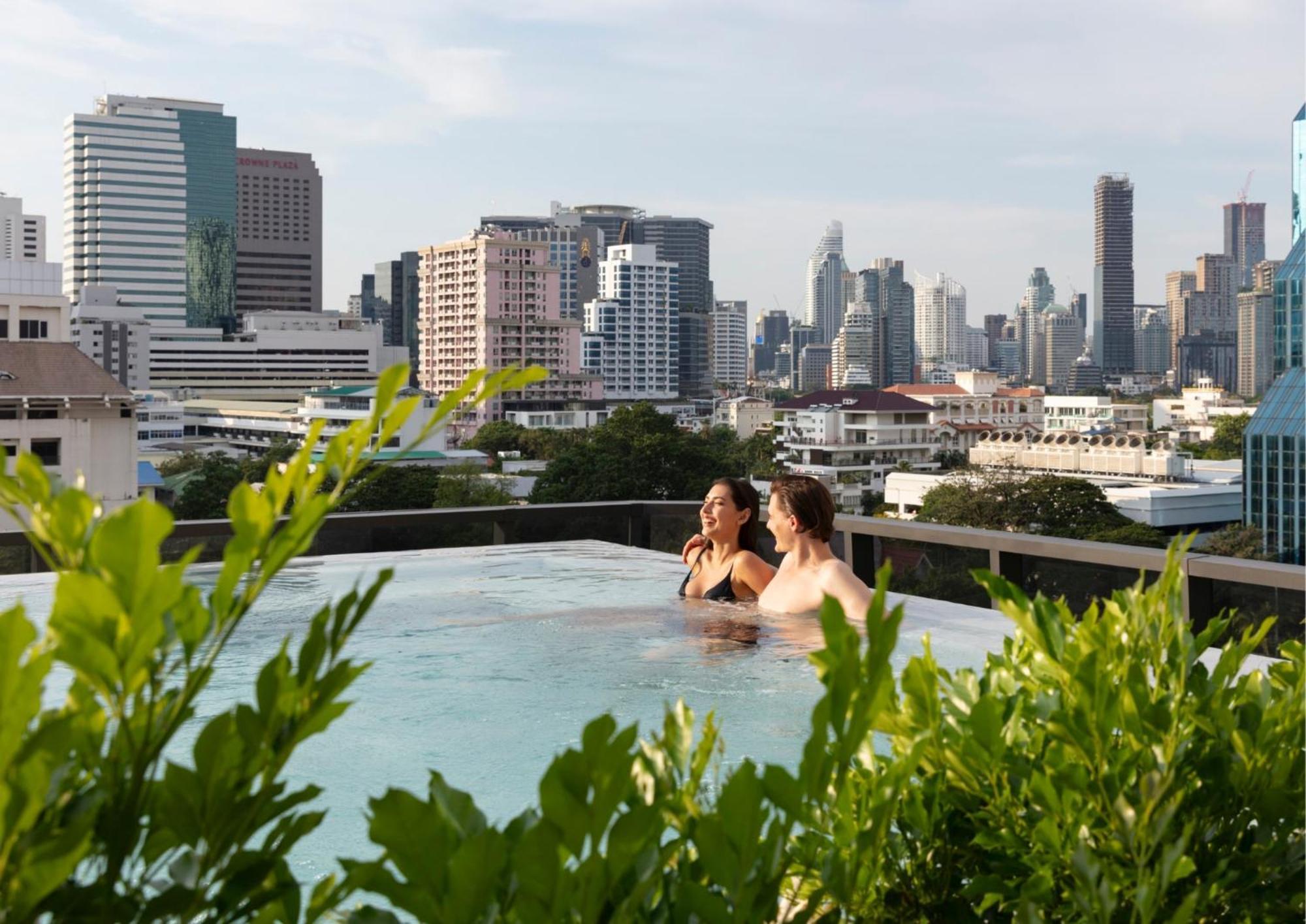 Ascott Embassy Sathorn Bangkok 호텔 외부 사진 View from the rooftop pool